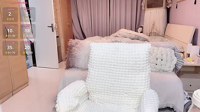 Y2Luvk online show from October 2025 07:52:01 PM