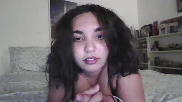 LadySophia03 online show from December 2025 06:58:01 PM