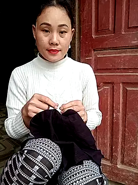 Snapshot of Ruaiuoi chatting on February 2026 12:51:02 AM Ruaiuoi online show from February 2026 12:51:02 AM