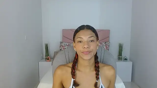 Snapshot of SarayVega_ chatting on September 2025 07:17:01 PM SarayVega online show from September 2025 07:17:01 PM