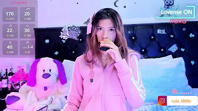 Sofiia cute  online show from April 2026 06:03:02 AM