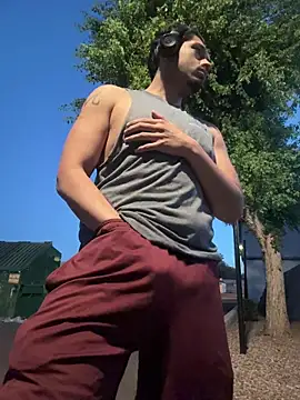 mrredcorn online show from April 2026 12:28:02 PM