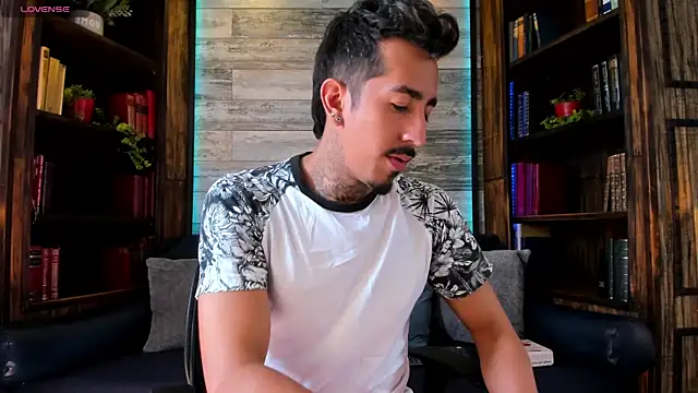 Donovan Desmond online show from April 2026 07:42:01 PM