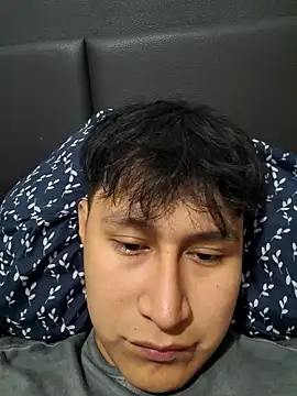 Snapshot of surdotravieso chatting on May 2026 01:03:01 AM surdotravieso online show from May 2026 01:03:01 AM