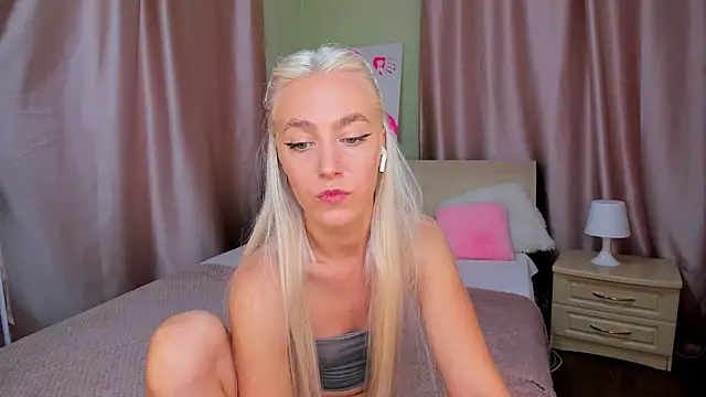 Snapshot of mishapallmer chatting on July 2026 07:41:02 PM mishapallmer online show from July 2026 07:41:02 PM