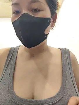 Snapshot of Ladymlem chatting on October 2025 06:12:01 AM Ladymlem online show from October 2025 06:12:01 AM