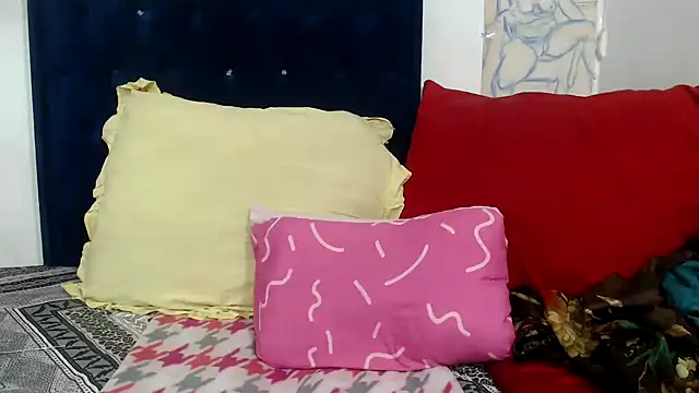 BUNNYCHOWX28 online show from April 2026 01:48:01 AM