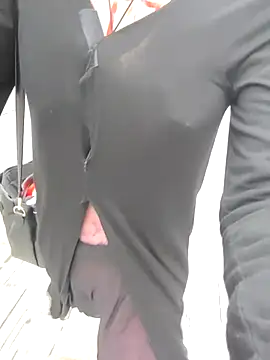 pink-mai online show from December 2025 11:10:01 PM