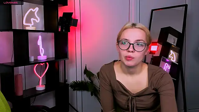 Snapshot of rose_style chatting on November 2025 06:03:01 AM rose style online show from November 2025 06:03:01 AM