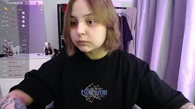 Snapshot of vendymories chatting on February 2026 11:59:01 AM vendymories online show from February 2026 11:59:01 AM