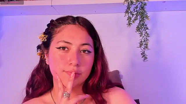 Nicolle Evanss  online show from February 2026 06:51:01 AM