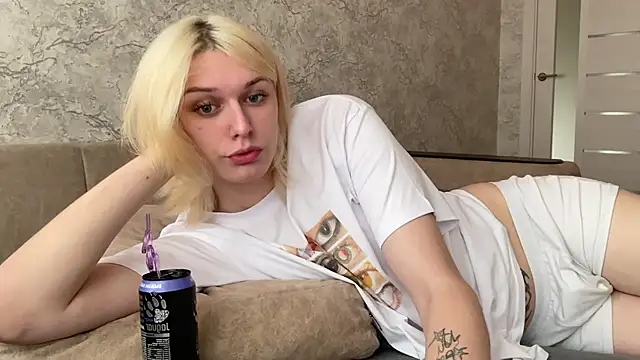 Snapshot of evelina228 chatting on October 2025 07:14:02 AM evelina228 online show from October 2025 07:14:02 AM