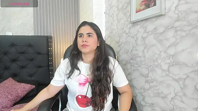Snapshot of alicy__torres chatting on April 2026 12:33:02 PM alicy torres online show from April 2026 12:33:02 PM