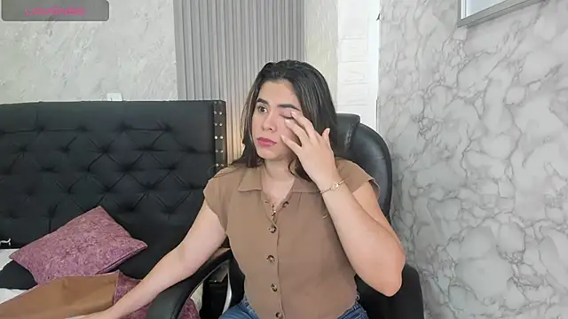 Snapshot of alicy__torres chatting on May 2026 11:04:02 AM alicy torres online show from May 2026 11:04:02 AM