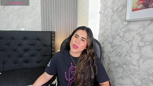 Snapshot of alicy__torres chatting on May 2026 12:33:01 PM alicy torres online show from May 2026 12:33:01 PM