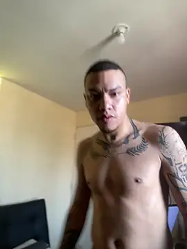 AlphaMasterXxx online show from January 2026 02:33:01 PM