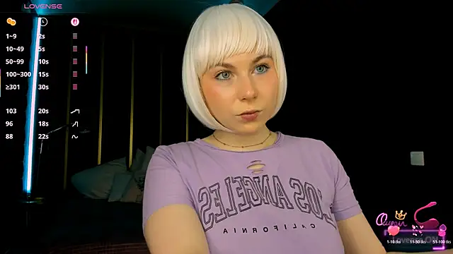 Snapshot of EvaCrosby chatting on June 2026 03:37:02 PM EvaCrosby online show from June 2026 03:37:02 PM
