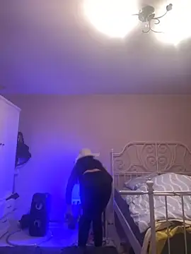 Snapshot of Lara_KissSS chatting on September 2025 06:46:01 PM Lara KissSS online show from September 2025 06:46:01 PM