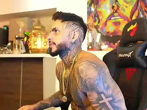 logan hugh8 online show from October 2025 01:29:02 PM