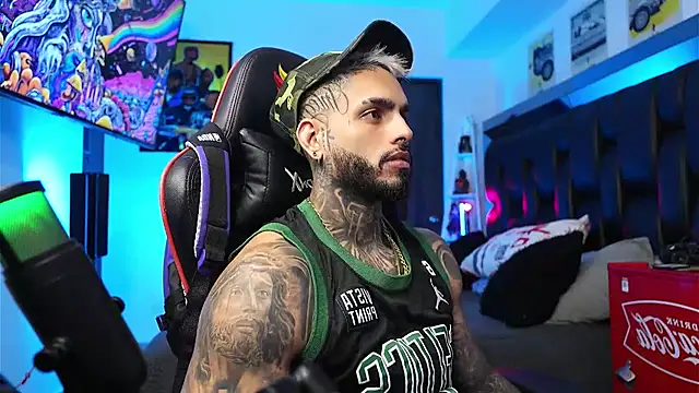 logan hugh8 online show from February 2026 03:30:02 PM