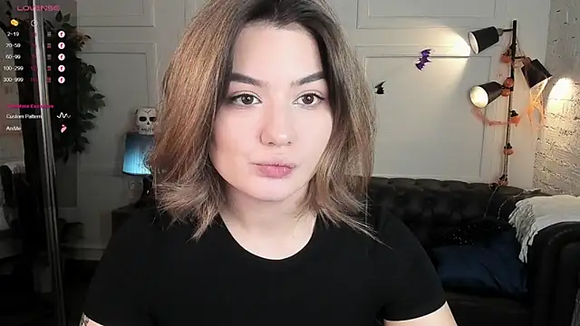 Dark Moni online show from October 2025 02:45:01 AM