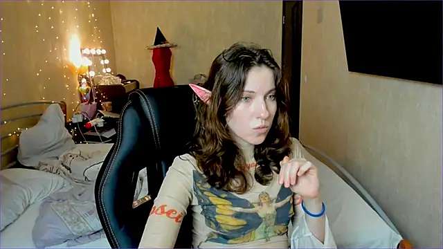 Snapshot of Agata_in_Wonderland chatting on October 2025 07:35:02 PM Agata in Wonderland online show from October 2025 07:35:02 PM