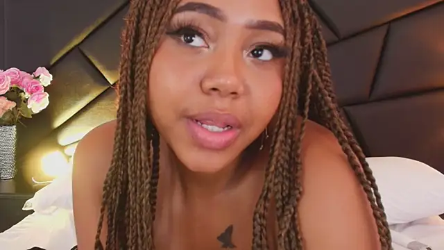 Snapshot of AngelaRoberts chatting on September 2025 04:45:01 PM AngelaRoberts online show from September 2025 04:45:01 PM