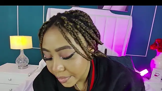 Snapshot of AngelaRoberts chatting on October 2025 03:29:02 AM AngelaRoberts online show from October 2025 03:29:02 AM
