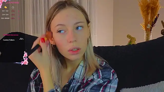 NyxaThorn online show from November 2025 02:38:01 PM