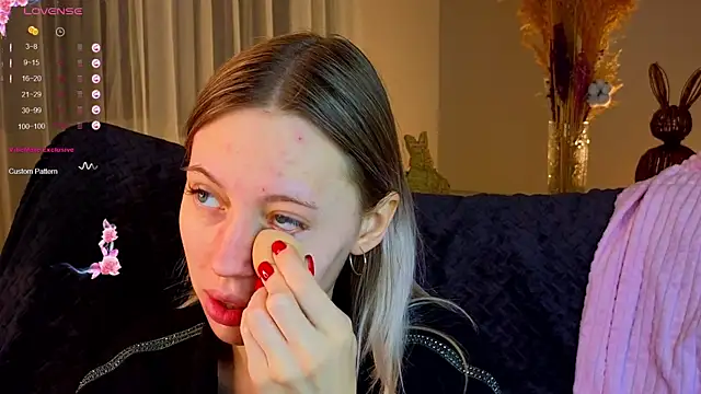 NyxaThorn online show from December 2025 02:33:02 PM