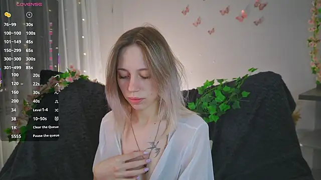 NyxaThorn online show from February 2026 04:49:02 PM