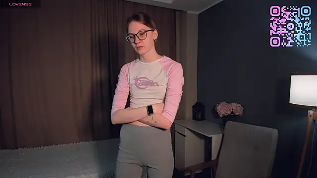 SharylSmalt online show from April 2026 01:11:01 AM