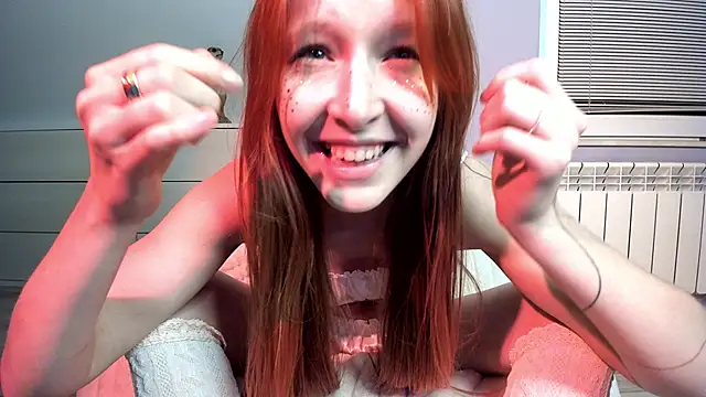 Snapshot of FoxieKiss chatting on November 2025 04:20:01 PM FoxieKiss online show from November 2025 04:20:01 PM