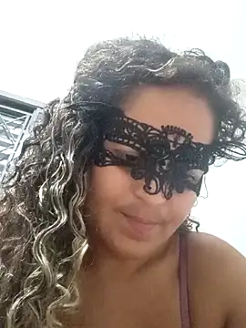 Snapshot of RaphinhaSanches chatting on February 2026 05:22:02 PM RaphinhaSanches online show from February 2026 05:22:02 PM