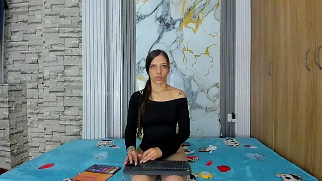 Snapshot of mybonnieandclyde303av chatting on February 2026 12:36:01 AM mybonnieandclyde303av online show from February 2026 12:36:01 AM