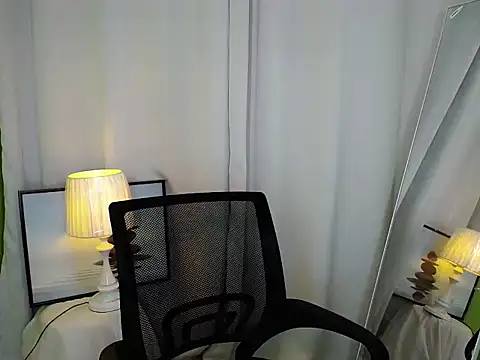SultryCyraFoxmore online show from May 2026 05:35:02 AM