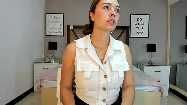 Snapshot of cellestehot chatting on March 2026 01:04:02 PM cellestehot online show from March 2026 01:04:02 PM