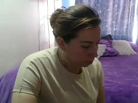 cloequeen15 online show from October 2025 04:48:02 PM