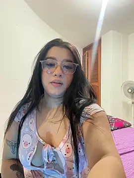 Aliciawhitee online show from November 2025 01:48:02 AM