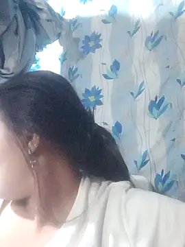 Sexy-Mama25 online show from January 2026 04:00:01 PM