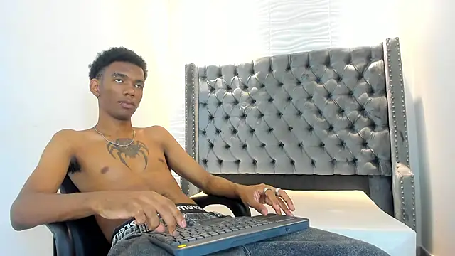Snapshot of nero_reyd chatting on April 2026 07:15:01 PM nero reyd online show from April 2026 07:15:01 PM