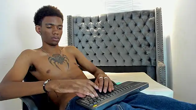 Snapshot of nero_reyd chatting on May 2026 07:22:02 PM nero reyd online show from May 2026 07:22:02 PM