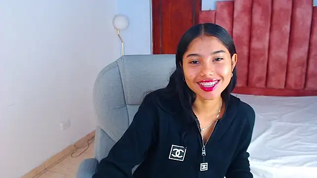 Milaa Star  online show from October 2025 04:10:02 AM