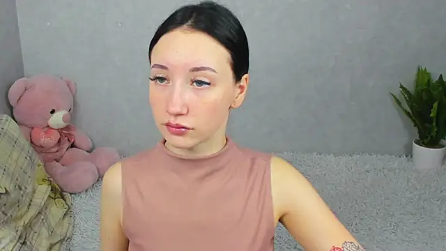 EileenMoores online show from December 2025 07:32:01 PM