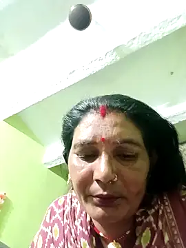 Snapshot of ZIVAA chatting on May 2026 06:43:02 AM ZIVAA online show from May 2026 06:43:02 AM