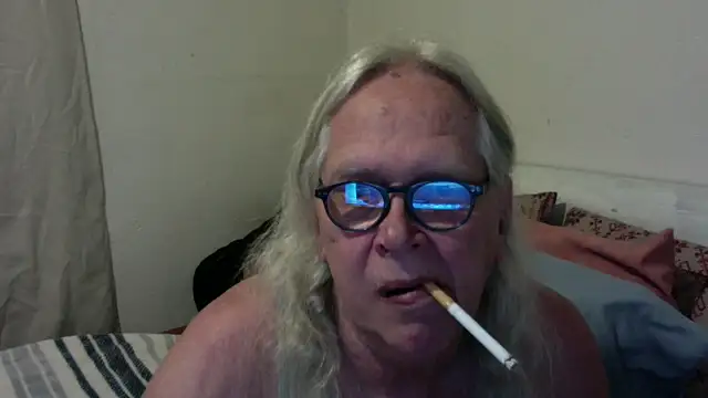 OldLadySara online show from May 2026 03:23:01 AM