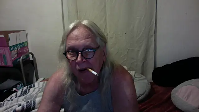 OldLadySara online show from May 2026 12:37:01 AM