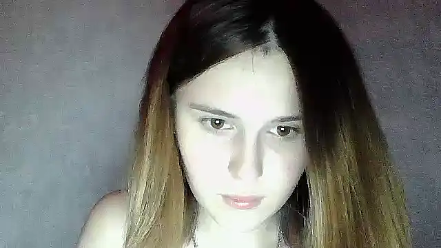 SweetLoraa online show from October 2025 07:03:02 PM