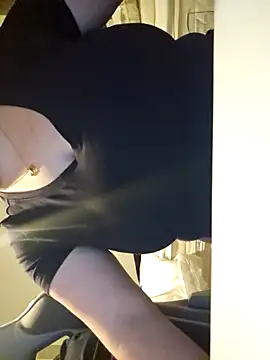 itsCuteTits online show from November 2025 05:24:02 PM