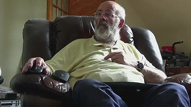 Snapshot of janzer13 chatting on May 2026 01:08:01 PM janzer13 online show from May 2026 01:08:01 PM